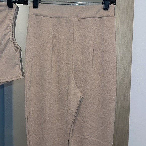 Brand new two piece set Beige color Size Medium - Picture 6 of 8